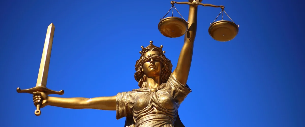 justice-2060093_1920